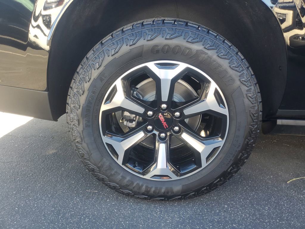 New 2026 GMC Yukon XL AT4 w/ AT4 Premium Plus Package image 5