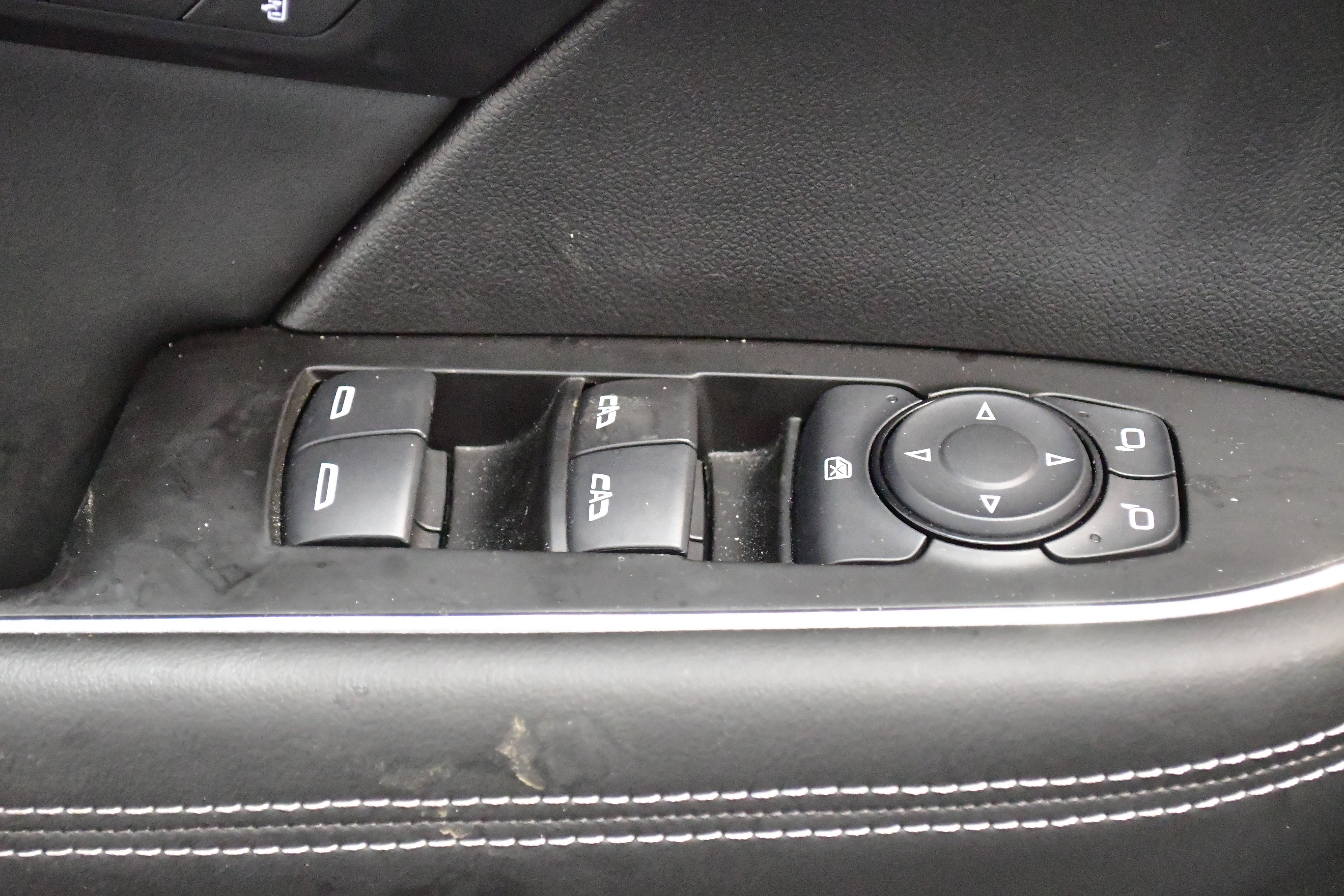 Used 2023 Buick Envision Essence w/ Sport Touring Package image 38