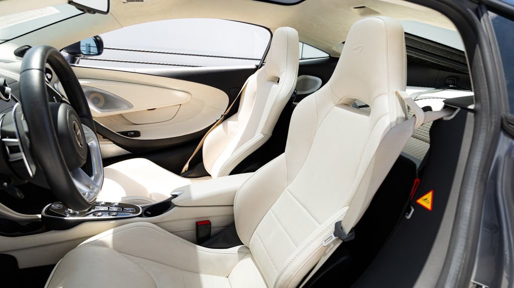 Used 2023 McLaren GT RWD image 14