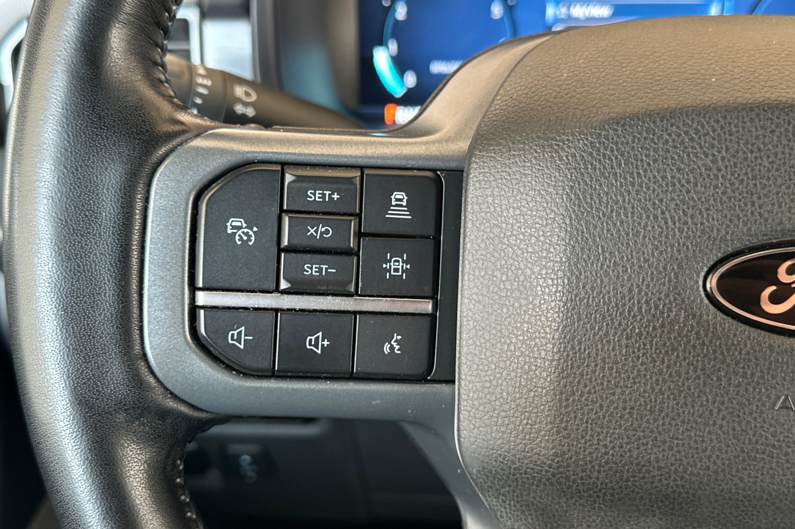 Used 2024 Ford F150 Lariat w/ FX4 Off-Road Package AWD/4WD image 26