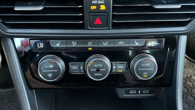 Used 2023 Volkswagen Jetta SE image 84