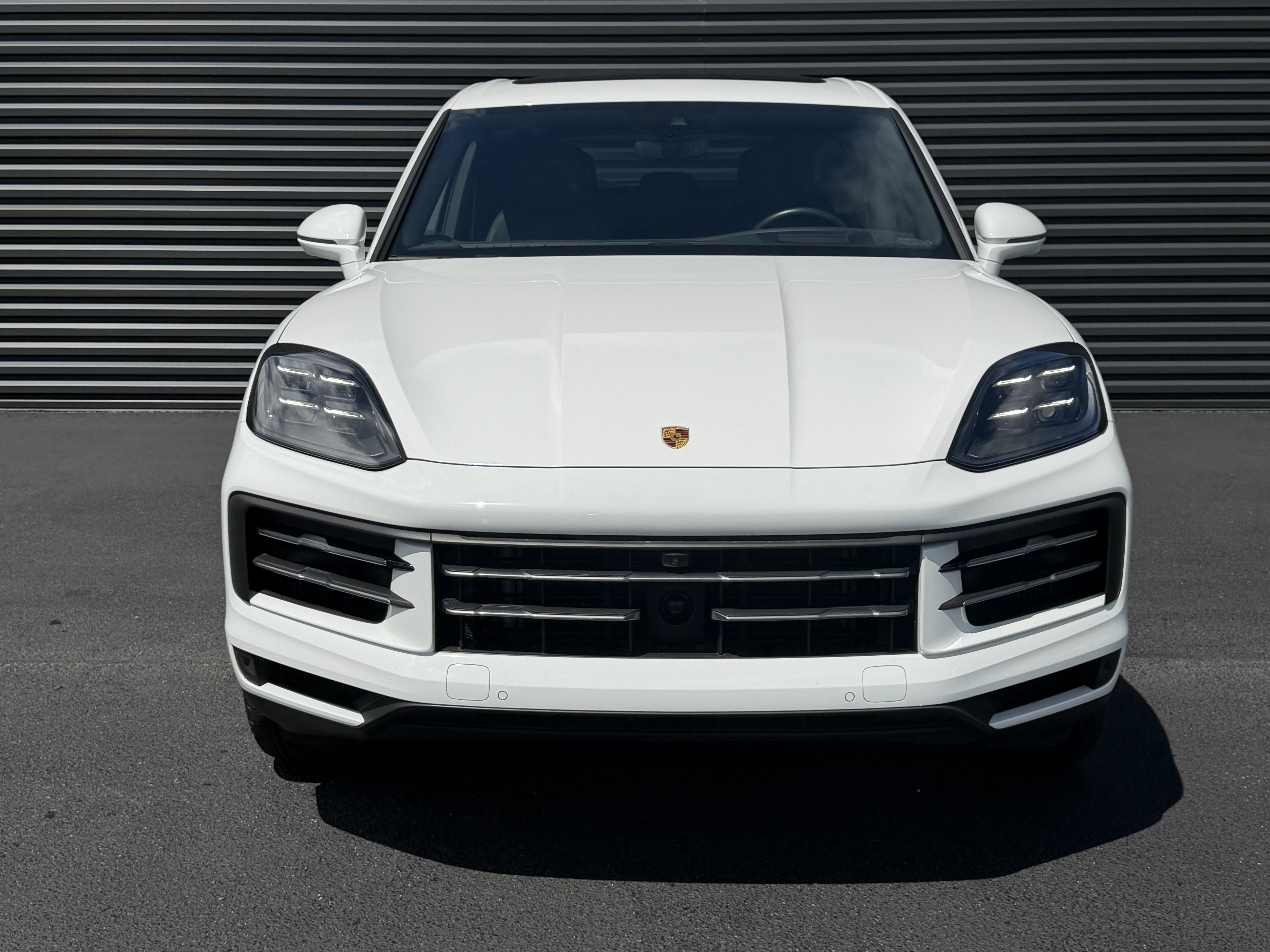 Used 2024 Porsche Cayenne AWD/4WD image 6