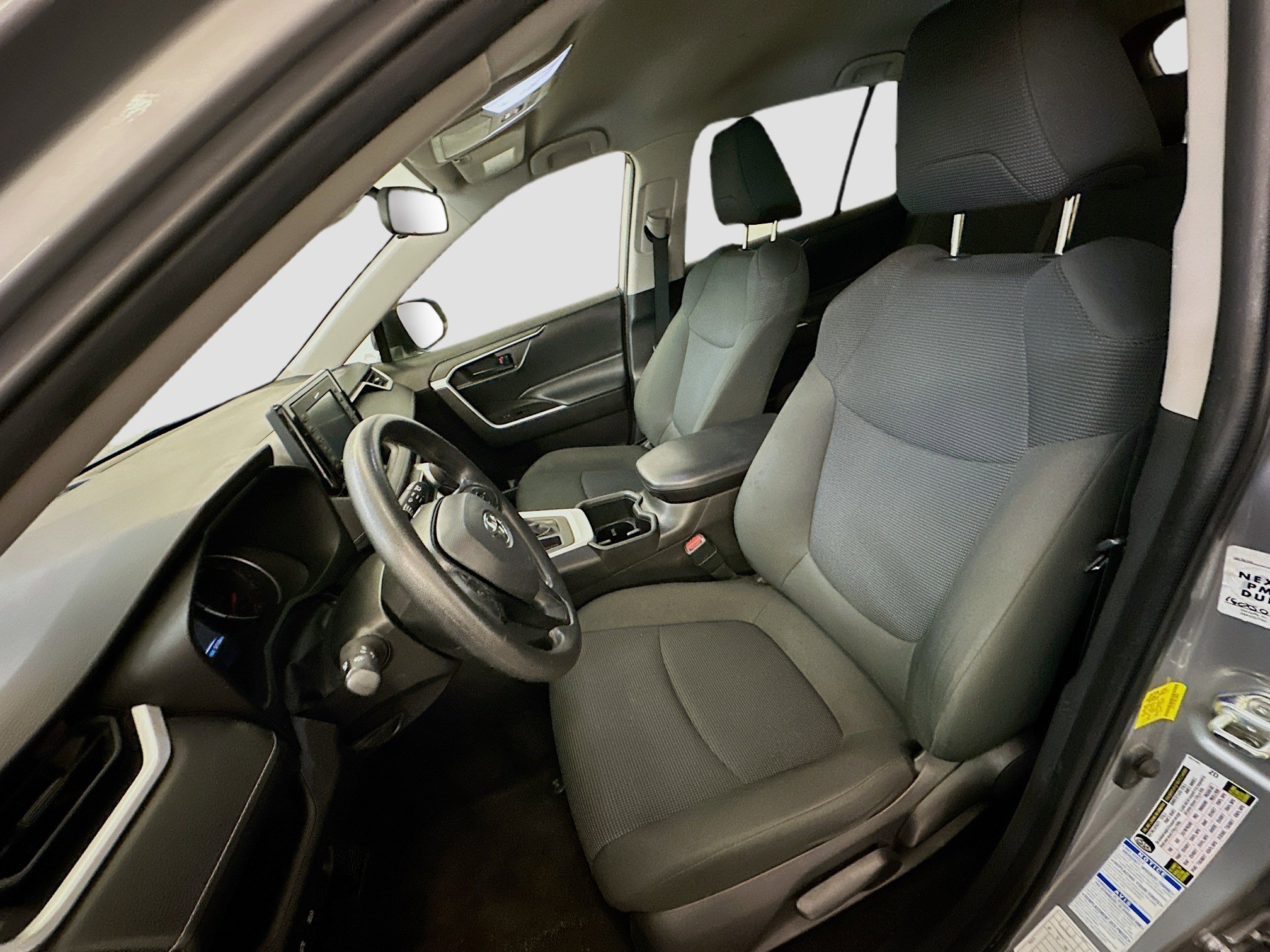 Used 2022 Toyota RAV4 LE image 13