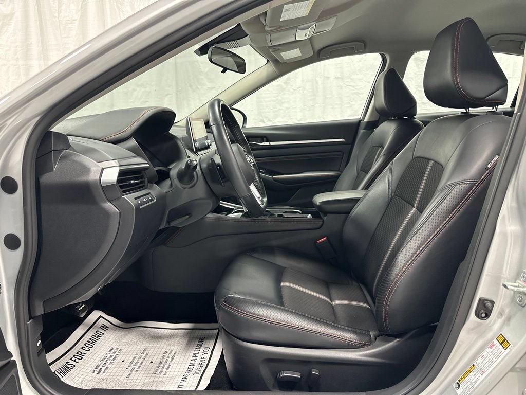 Used 2023 Nissan Altima 2.5 SR FWD image 14