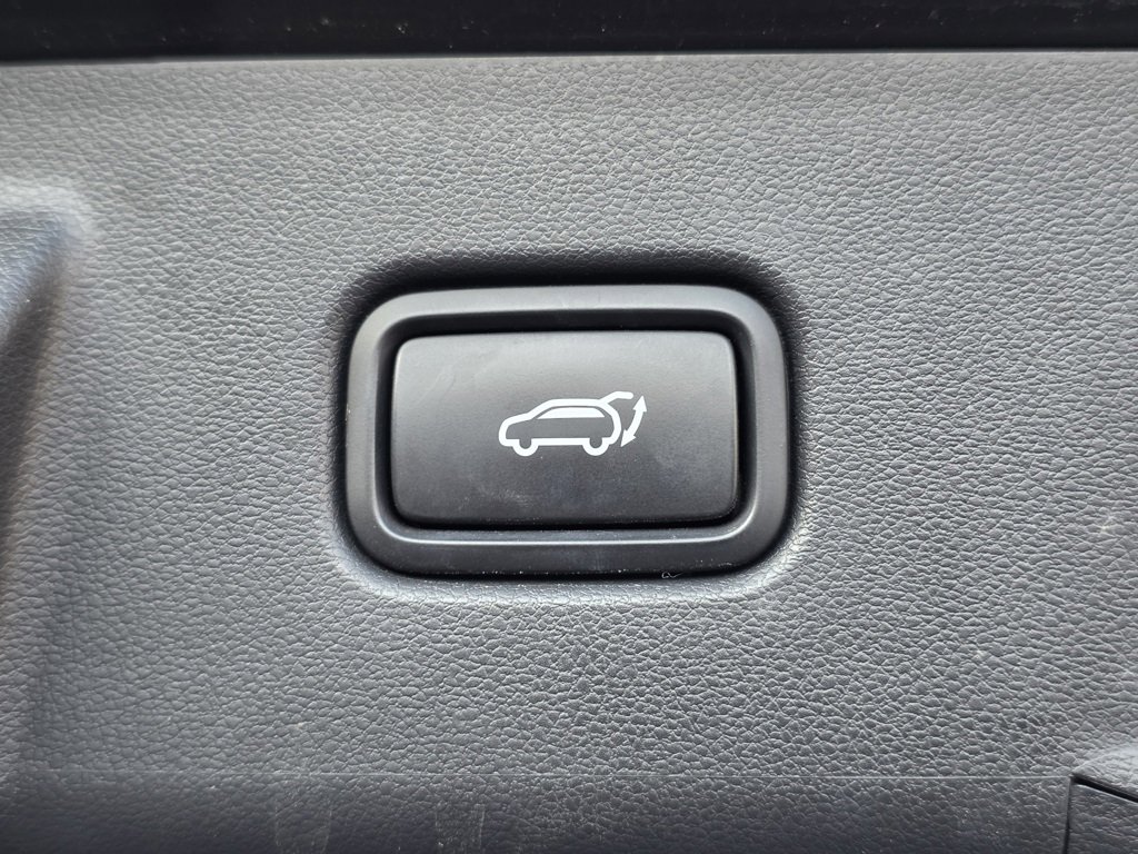 Used 2023 Hyundai Tucson Limited w/ Winter Package image 15