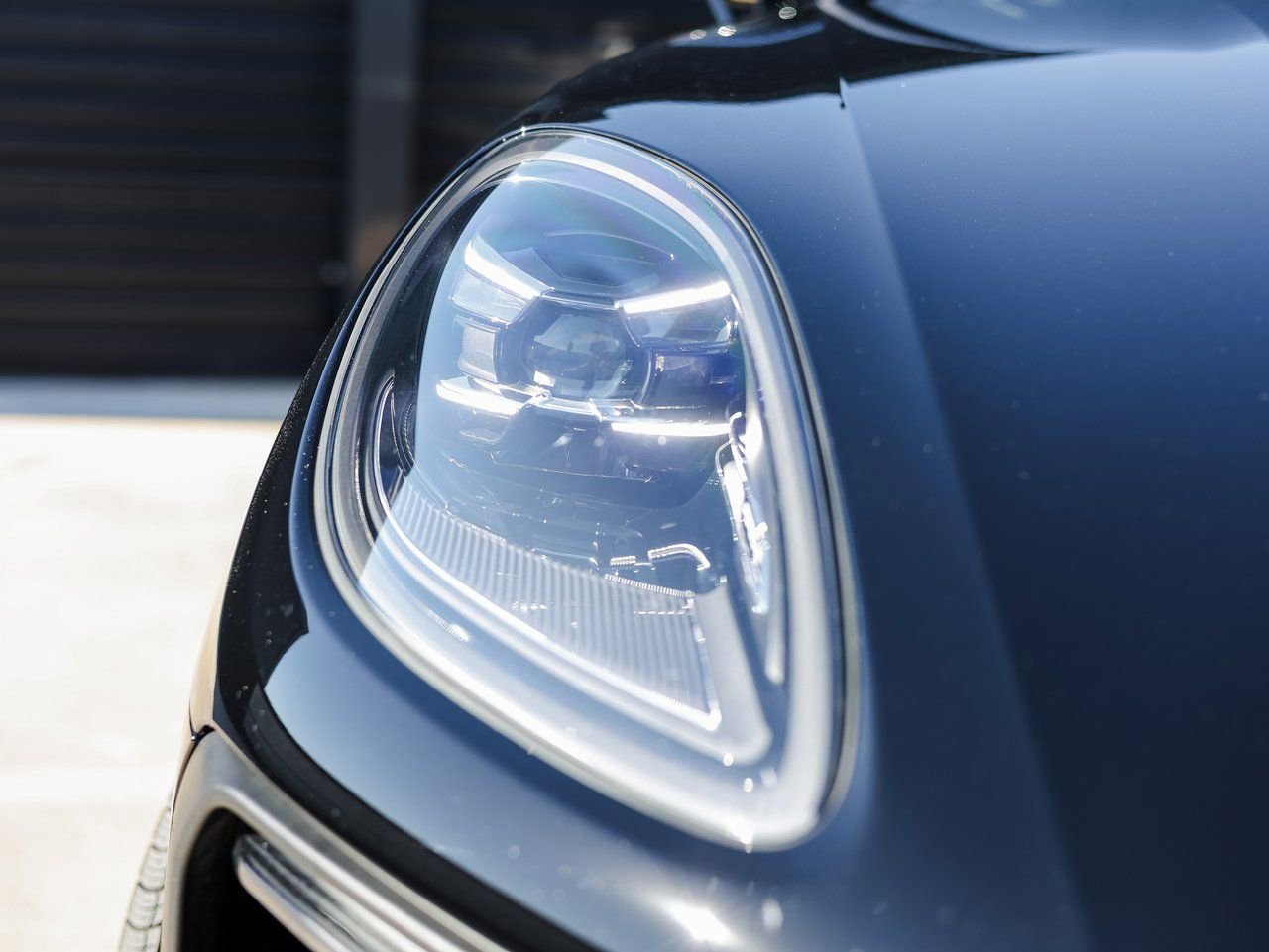 Certified 2025 Porsche Macan image 11