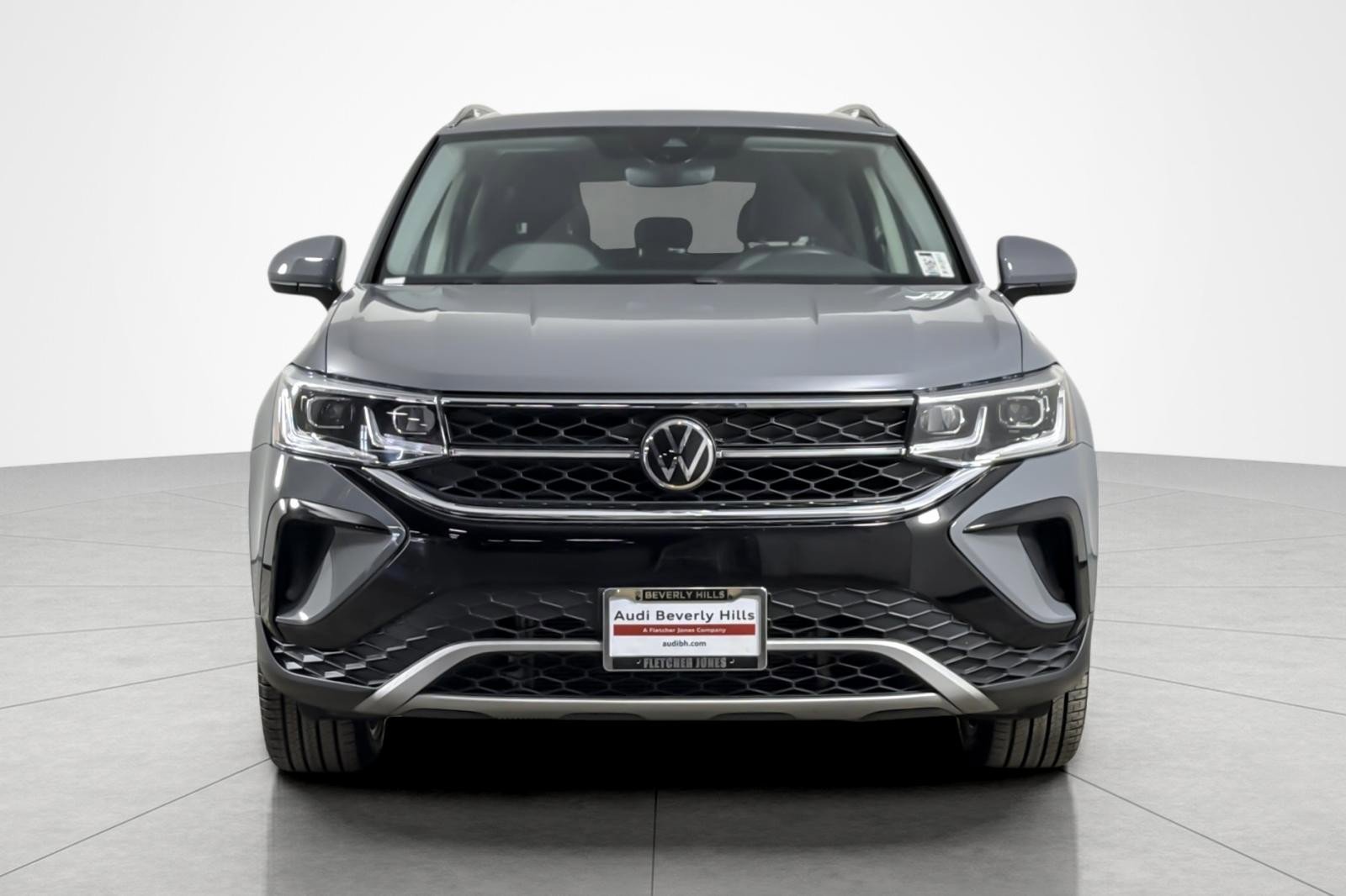 Used 2022 Volkswagen Taos SEL w/ Panoramic Sunroof Package image 8