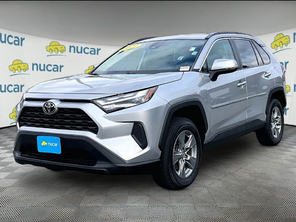 Used 2022 Toyota RAV4 XLE AWD/4WD image 3