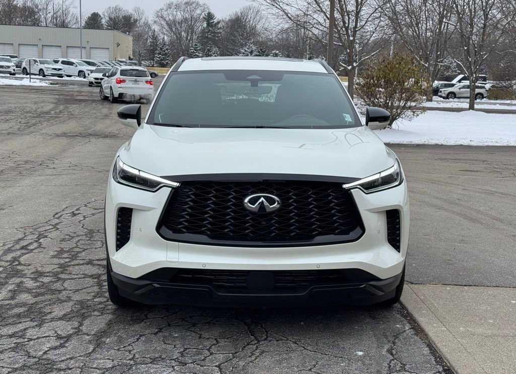 Used 2025 INFINITI QX60 Luxe w/ Black Edition image 8