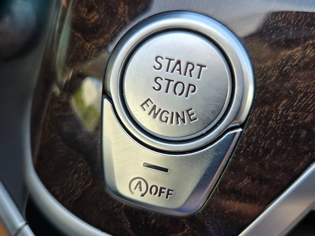 Used 2019 BMW 750i xDrive w/ Executive Package image 26