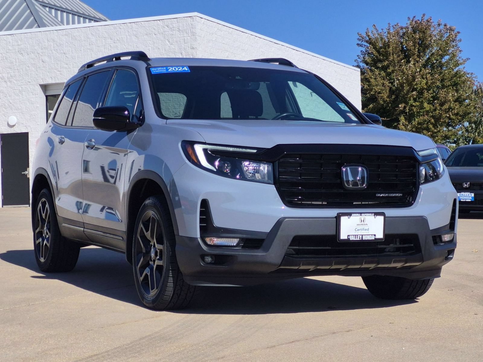 Certified 2024 Honda Passport Black Edition image 4