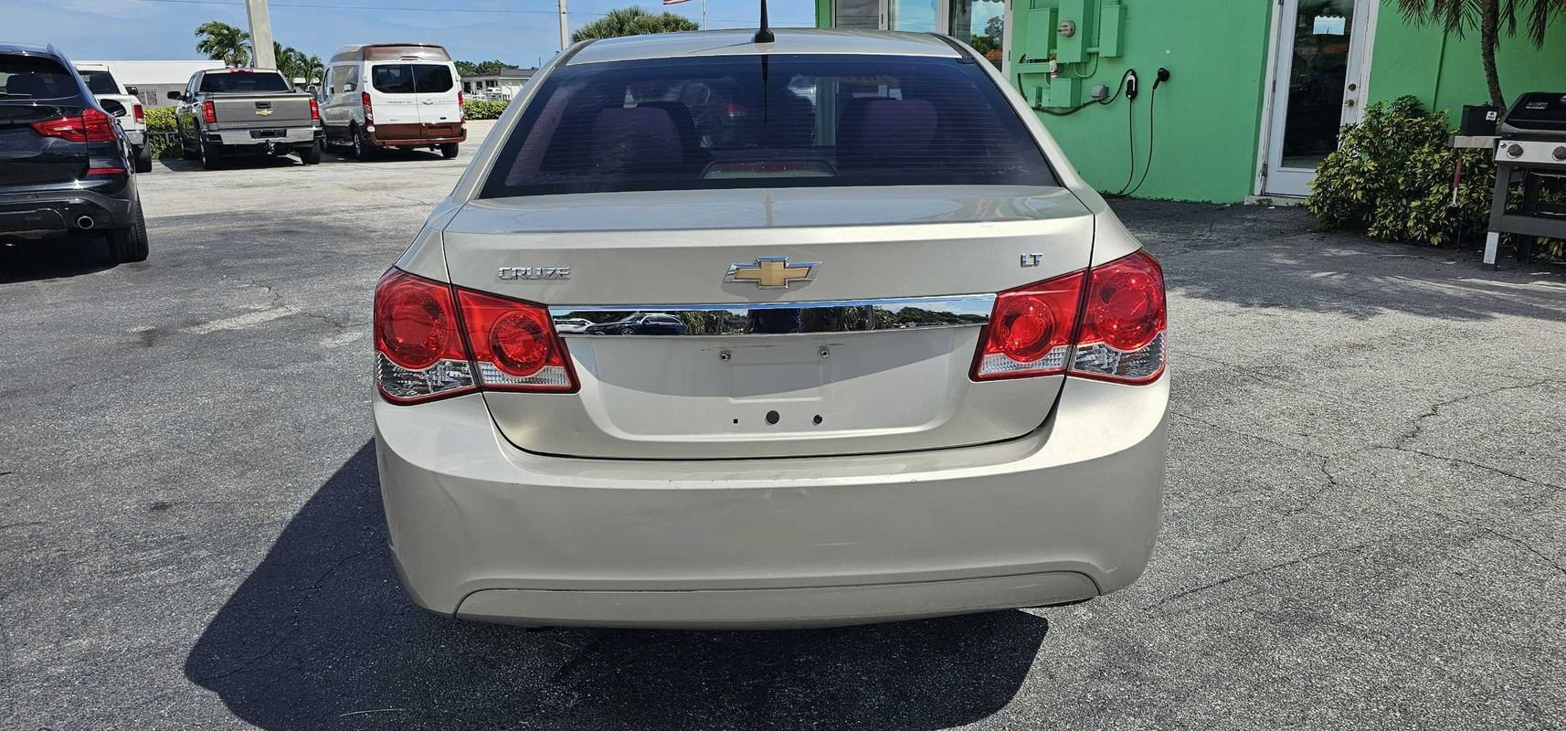 Used 2013 Chevrolet Cruze LT FWD image 4