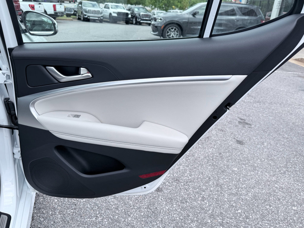 Used 2025 Genesis G70 2.5T AWD/4WD image 30