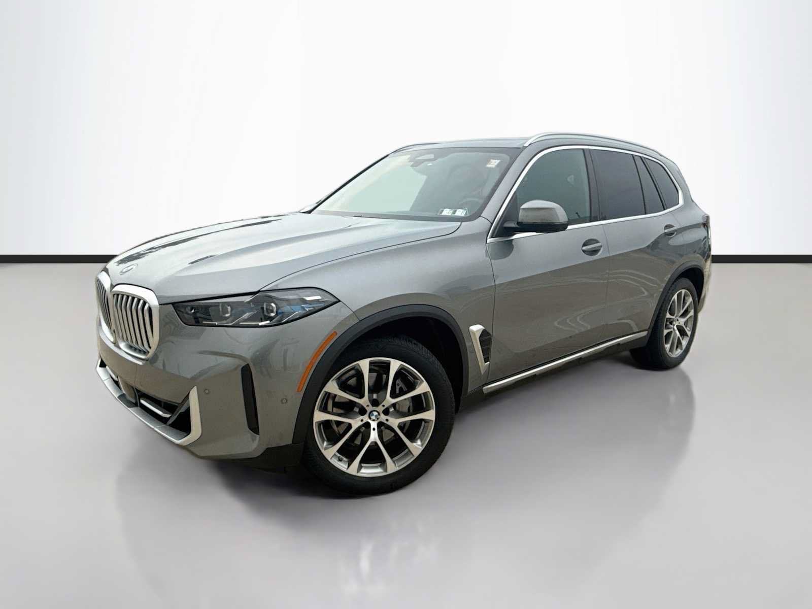 Used 2026 BMW X5 xDrive40i AWD/4WD image 1