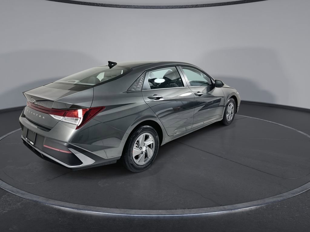 New 2026 Hyundai Elantra SE FWD image 8