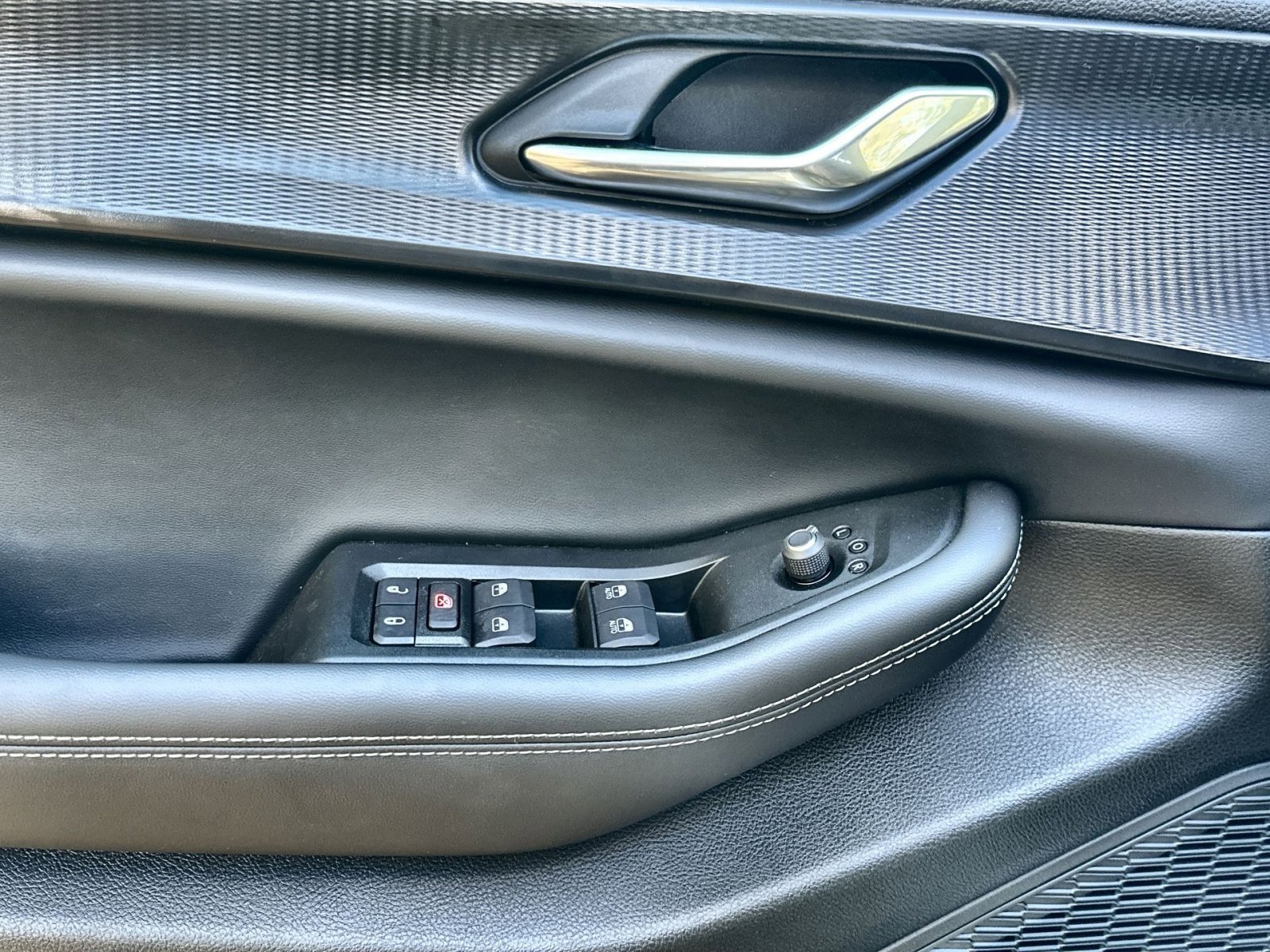 New 2025 Jeep Grand Cherokee Laredo w/ Luxury Tech Group I image 15