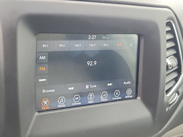 Used 2018 Jeep Compass Latitude w/ Popular Equipment Group FWD image 29