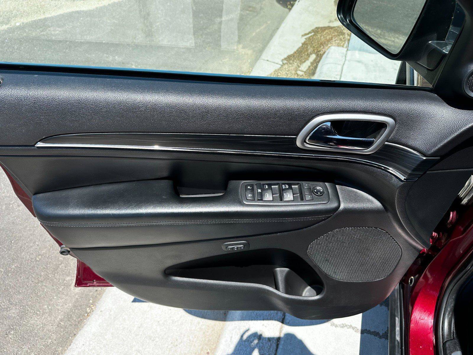 Used 2019 Jeep Grand Cherokee Limited image 9