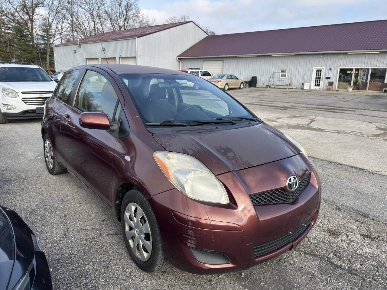Used 2010 Toyota Yaris 2-Door Hatchback image 5