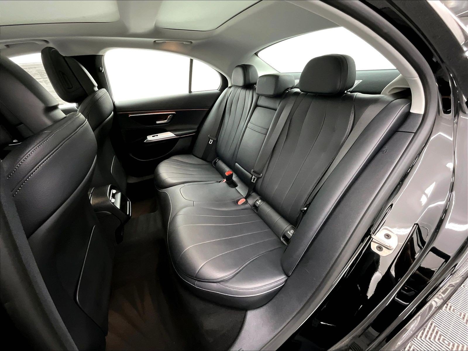 Certified 2025 Mercedes-Benz E 350 4MATIC Sedan image 18