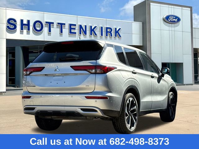 Used 2024 Mitsubishi Outlander SE Black Edition image 8