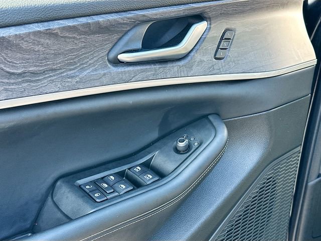 Used 2024 Jeep Grand Cherokee L Limited w/ Luxury Tech Group II image 18