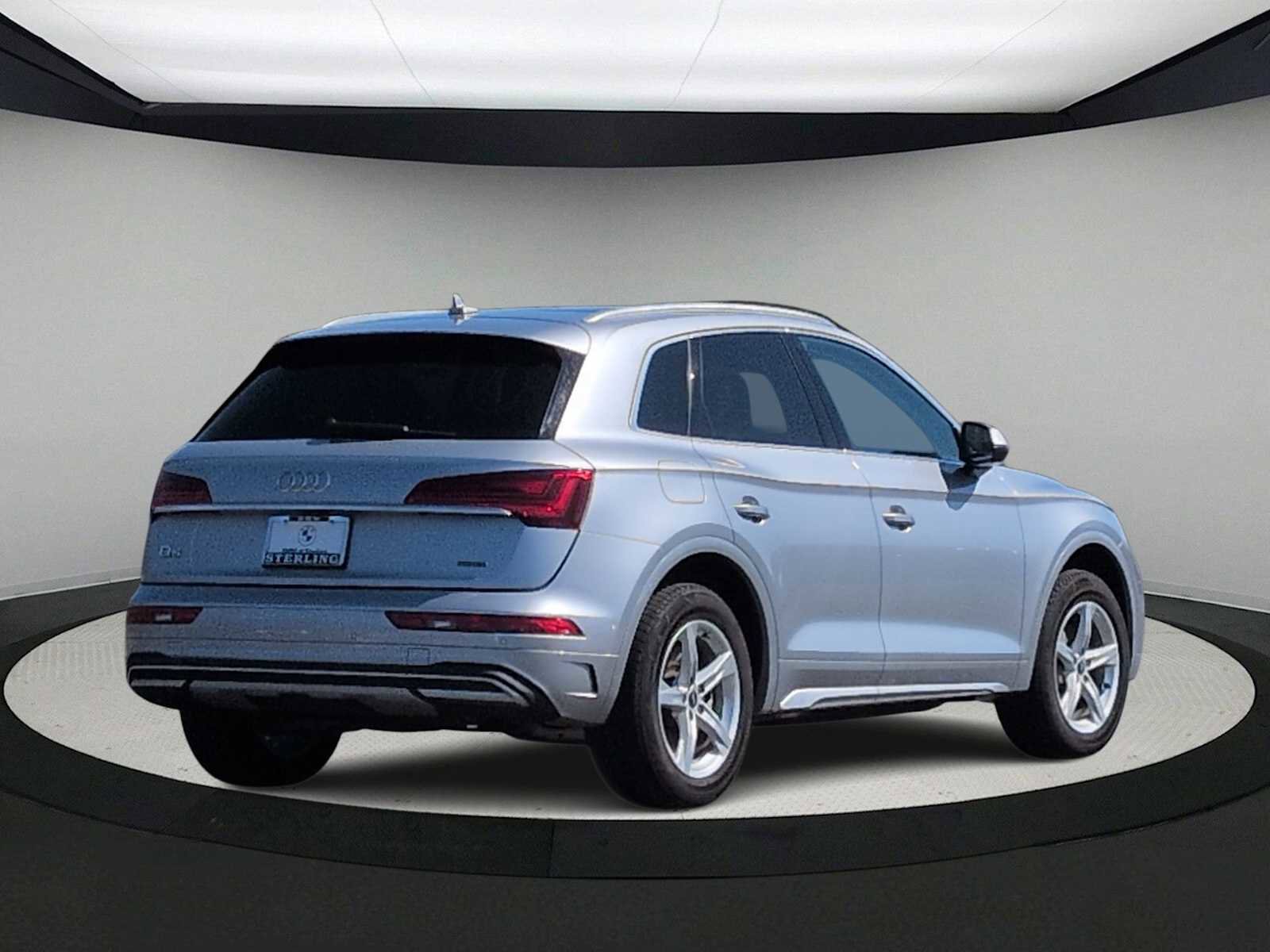 Used 2021 Audi Q5 Premium w/ Convenience Package image 8