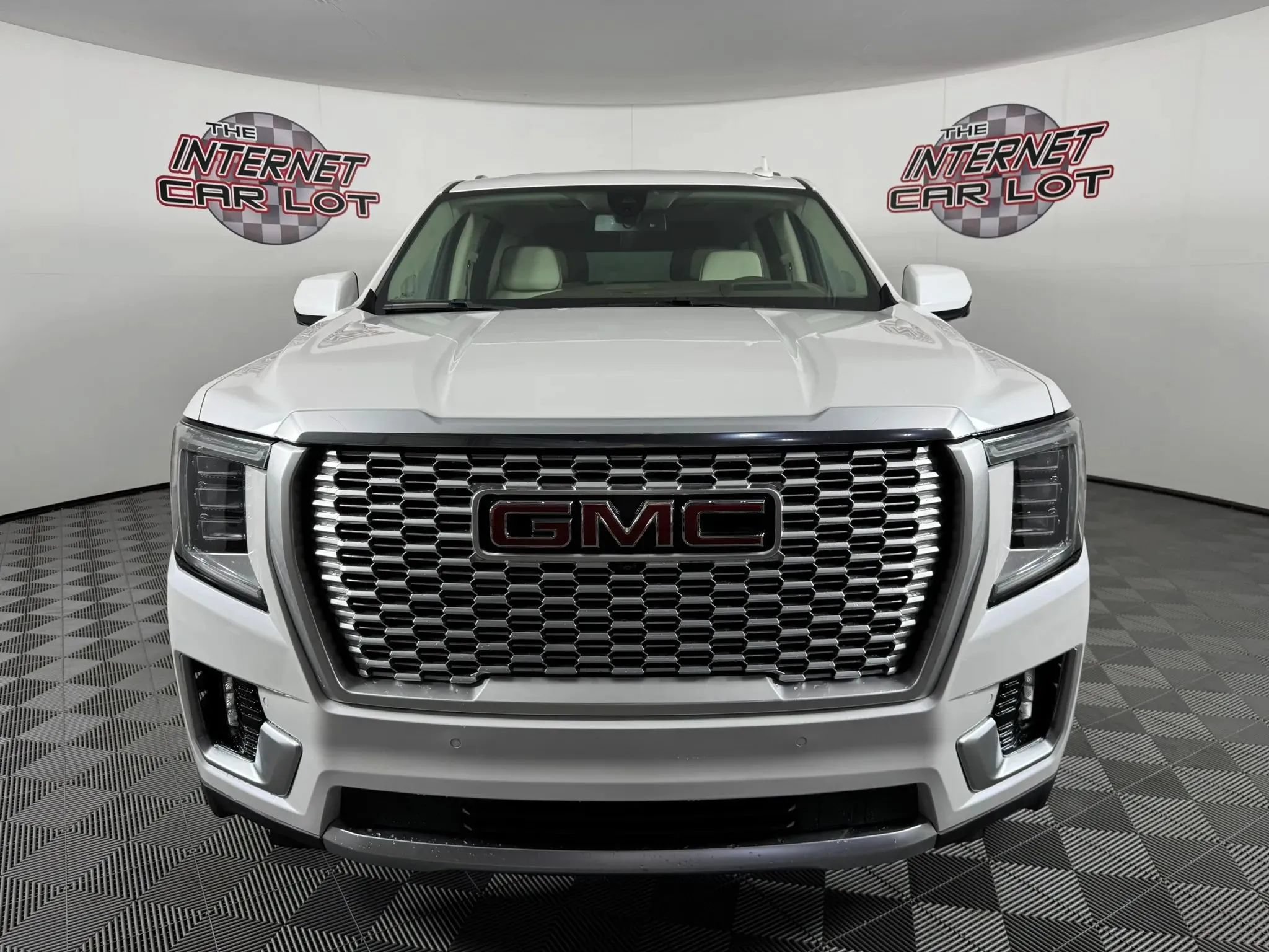 Used 2022 GMC Yukon XL Denali AWD/4WD image 2