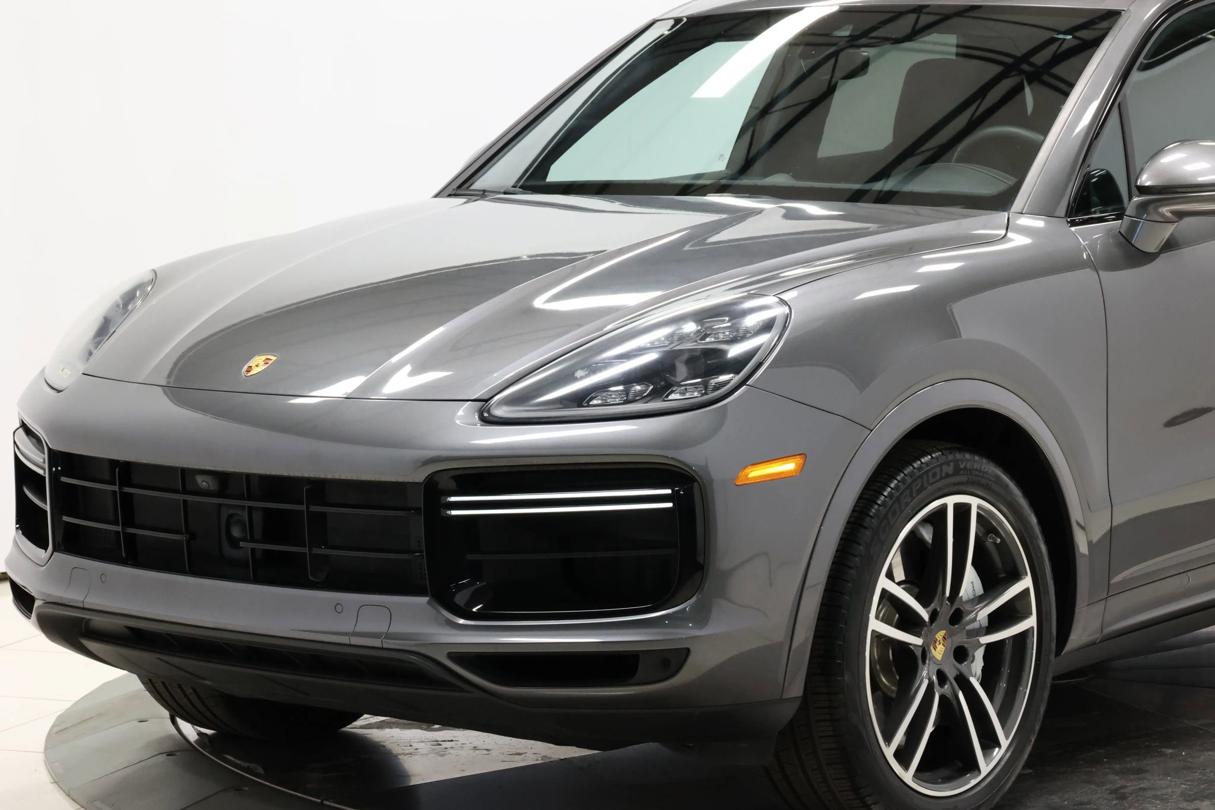 Used 2020 Porsche Cayenne Turbo image 93