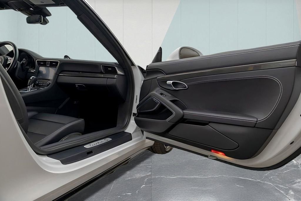 Used 2019 Porsche 911 Turbo S image 27