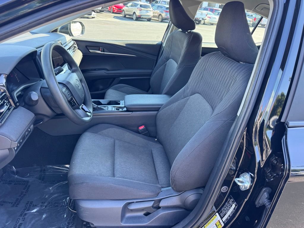 Used 2025 Toyota Camry LE FWD image 15