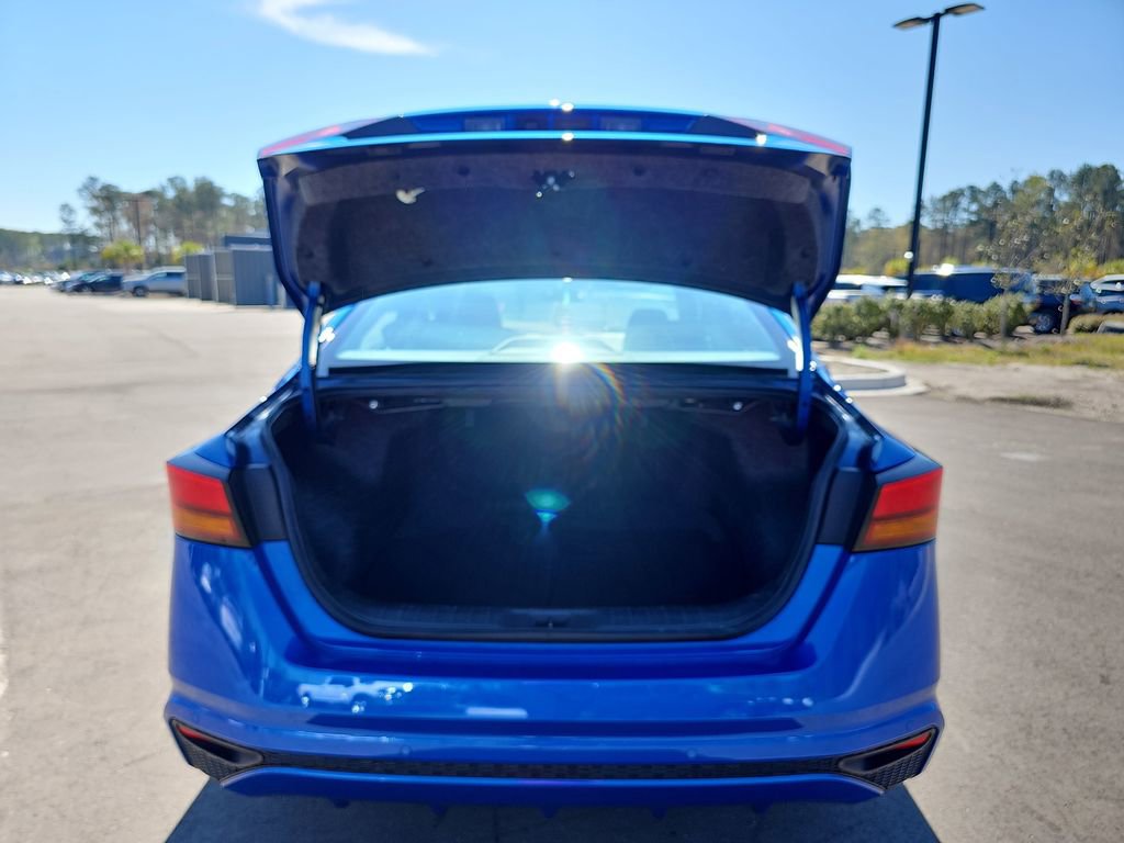 Used 2025 Nissan Altima 2.5 SV image 16