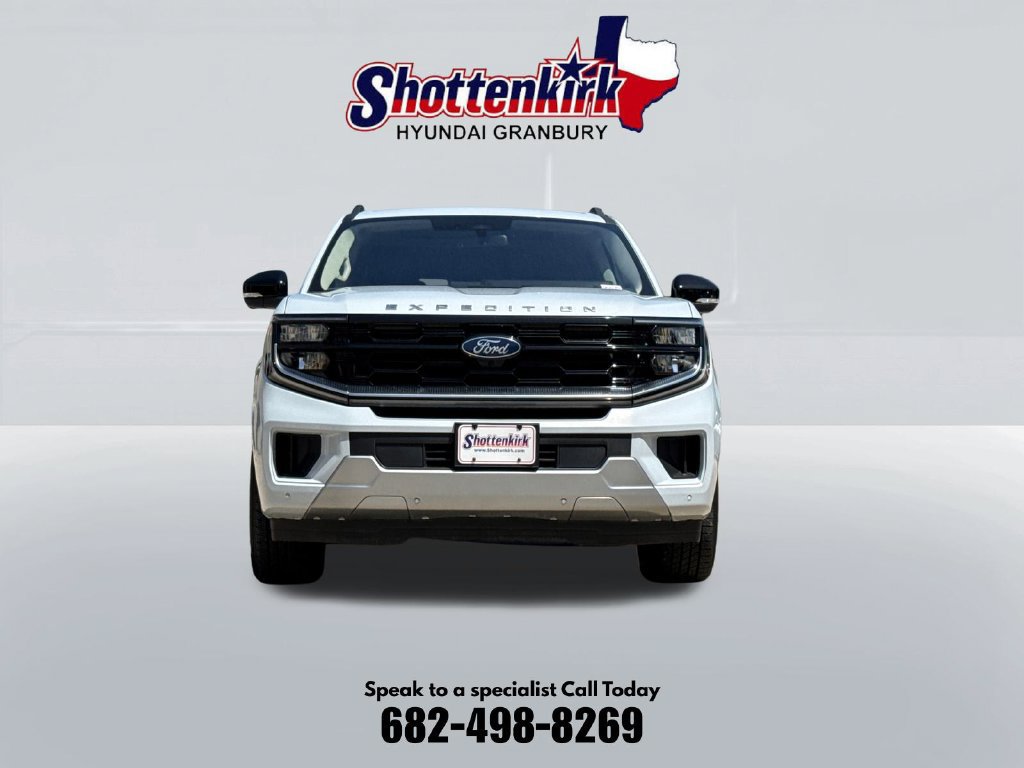 Used 2025 Ford Expedition Platinum AWD/4WD image 2