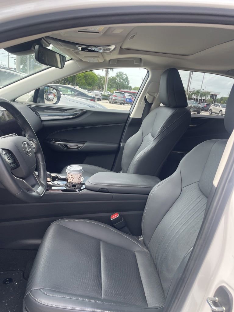 Used 2024 Lexus NX 350 AWD image 4
