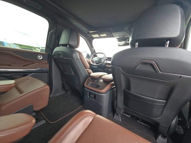 Used 2025 Lincoln Navigator L Reserve AWD/4WD image 20