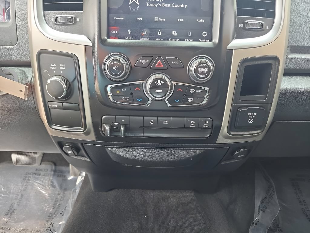 Used 2018 RAM 2500 SLT w/ Luxury Group AWD/4WD image 31
