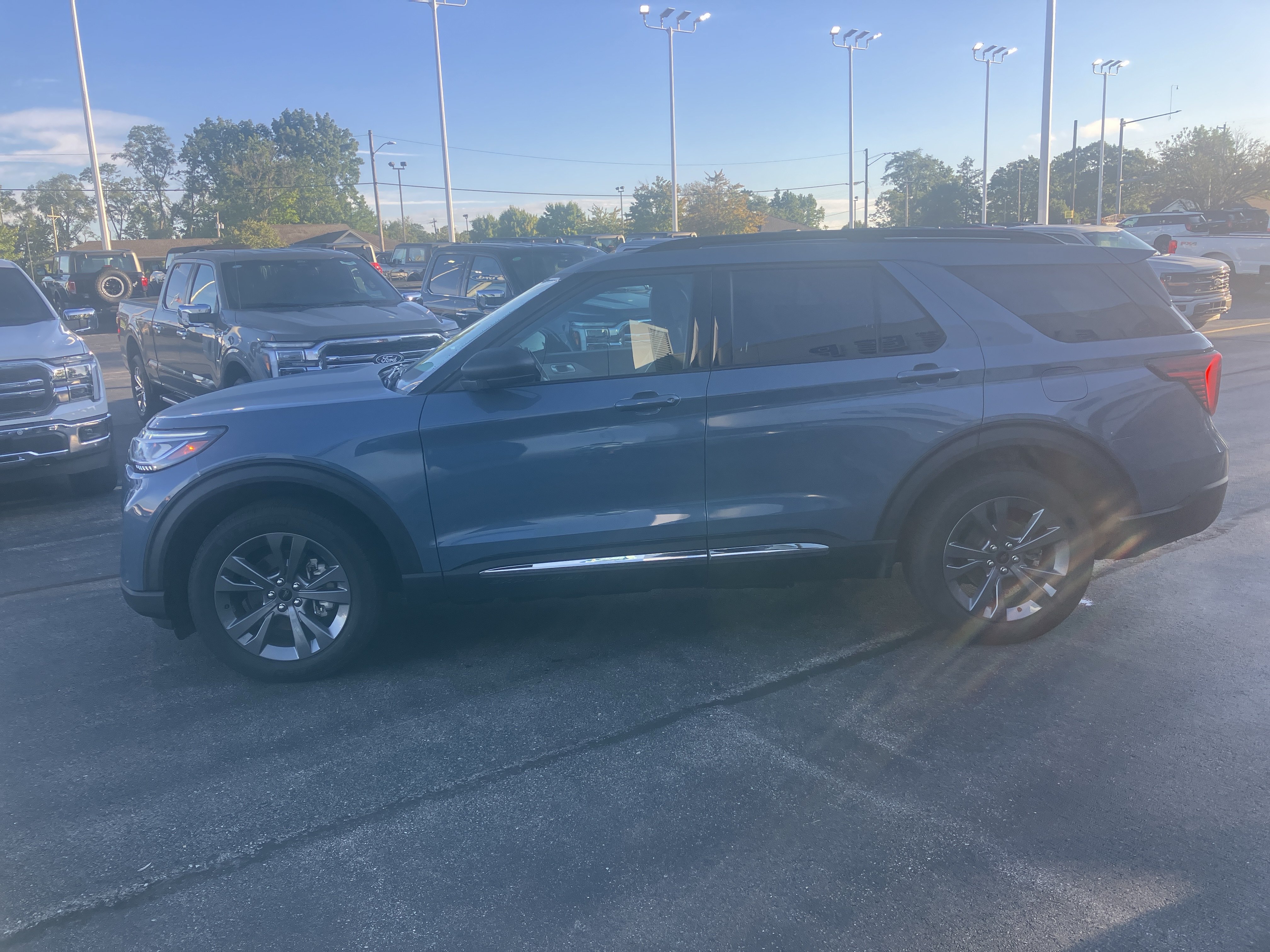 Used 2025 Ford Explorer Active w/ Active Comfort Package AWD/4WD image 4