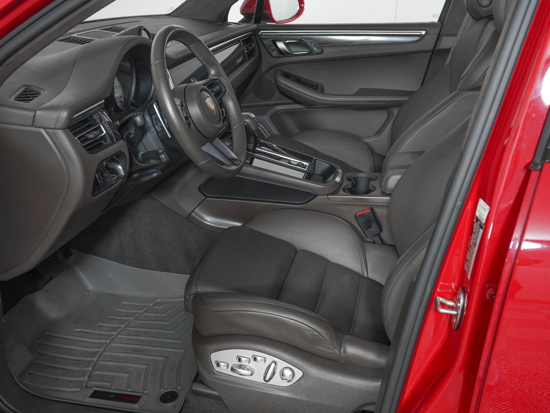 Used 2022 Porsche Macan GTS AWD/4WD image 14