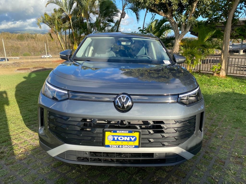 New 2025 Volkswagen Tiguan SE image 2