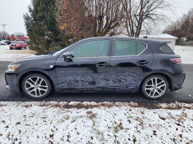 Used 2017 Lexus CT 200h image 1