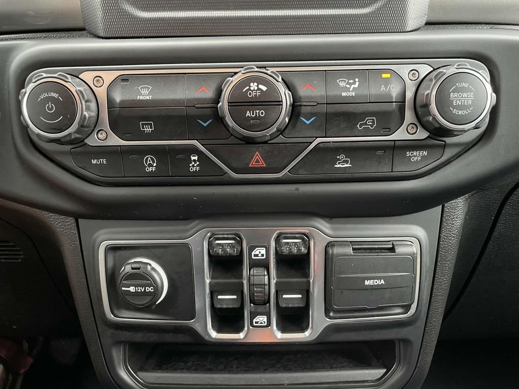 Used 2021 Jeep Wrangler Unlimited Sahara image 19