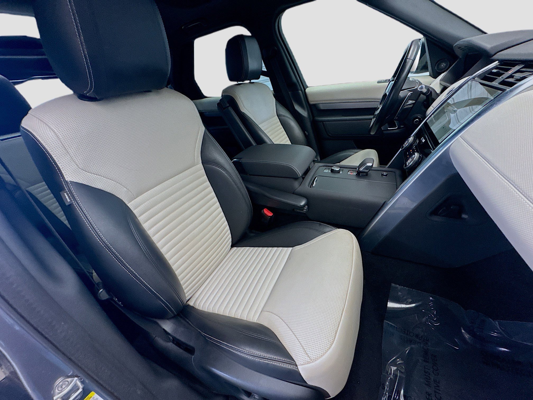 Used 2021 Land Rover Discovery S R-Dynamic image 17