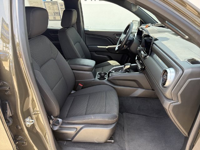 Used 2023 Chevrolet Colorado LT w/ LT Convenience Package AWD/4WD image 33