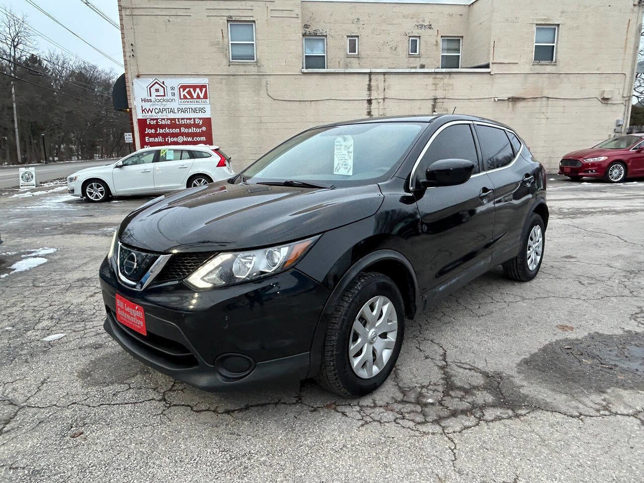 Used 2018 Nissan Rogue Sport S image 2