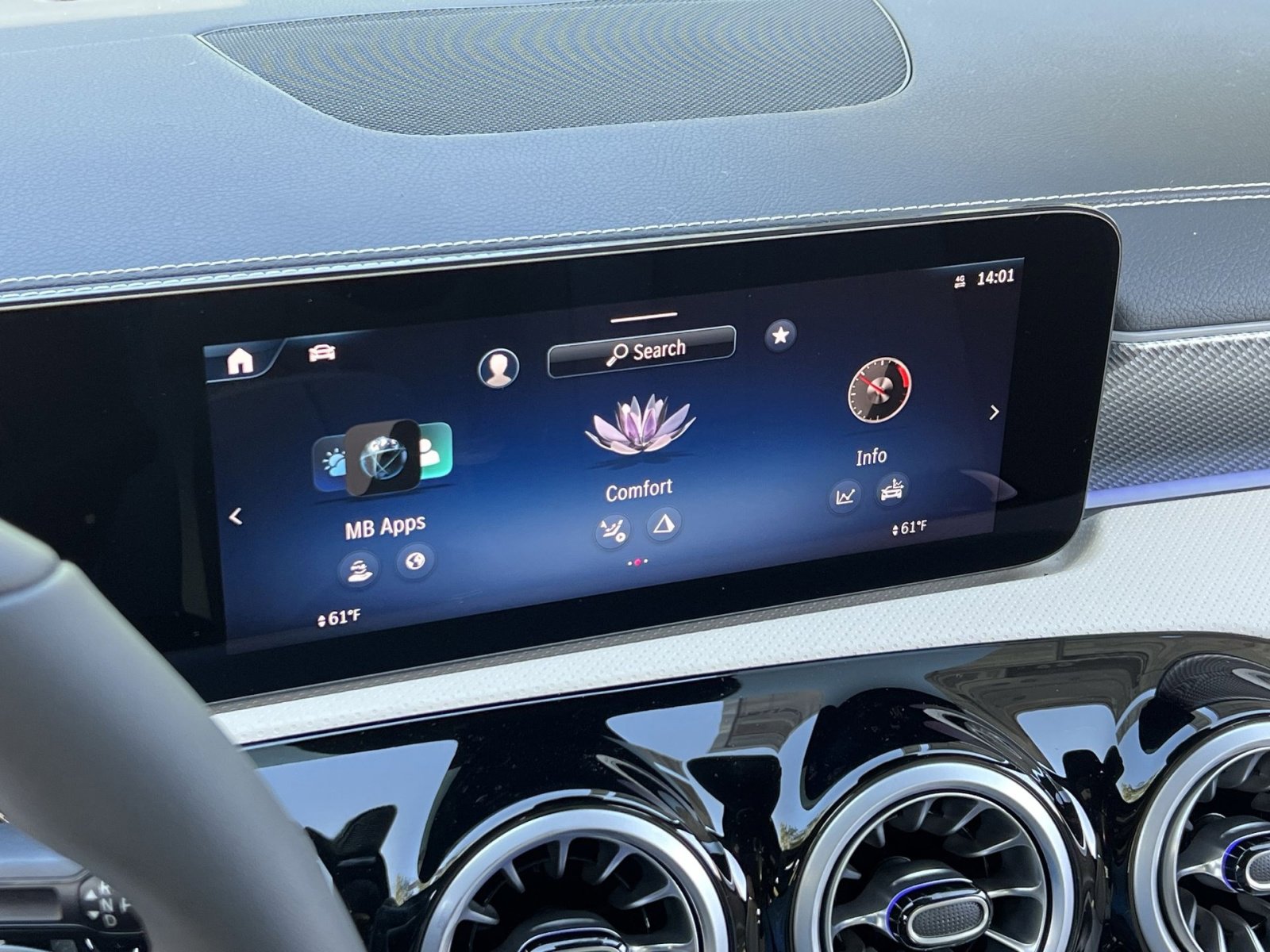 New 2025 Mercedes-Benz CLA 250 4MATIC image 18