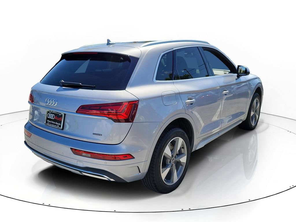 Used 2023 Audi Q5 2.0T Premium w/ Convenience Package image 4