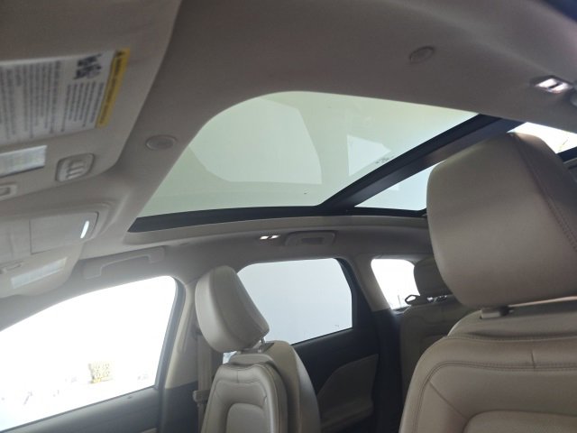 Used 2021 Lincoln Corsair Reserve w/ Equipment Group 201A image 29