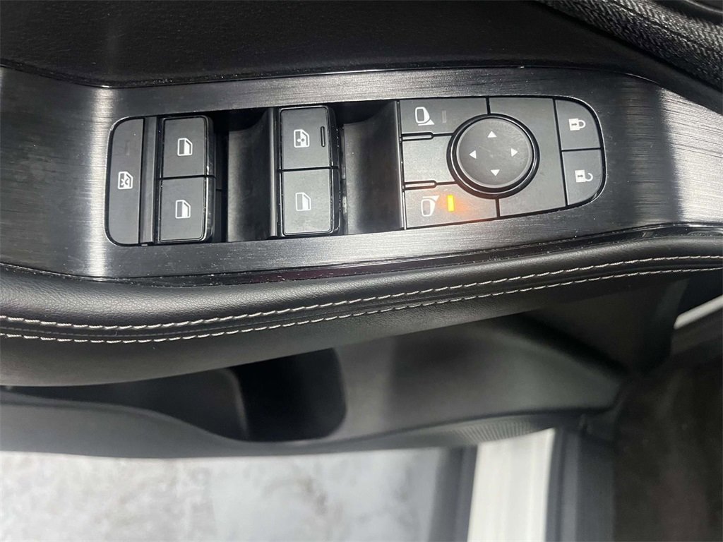 Used 2023 Nissan Rogue SV image 16