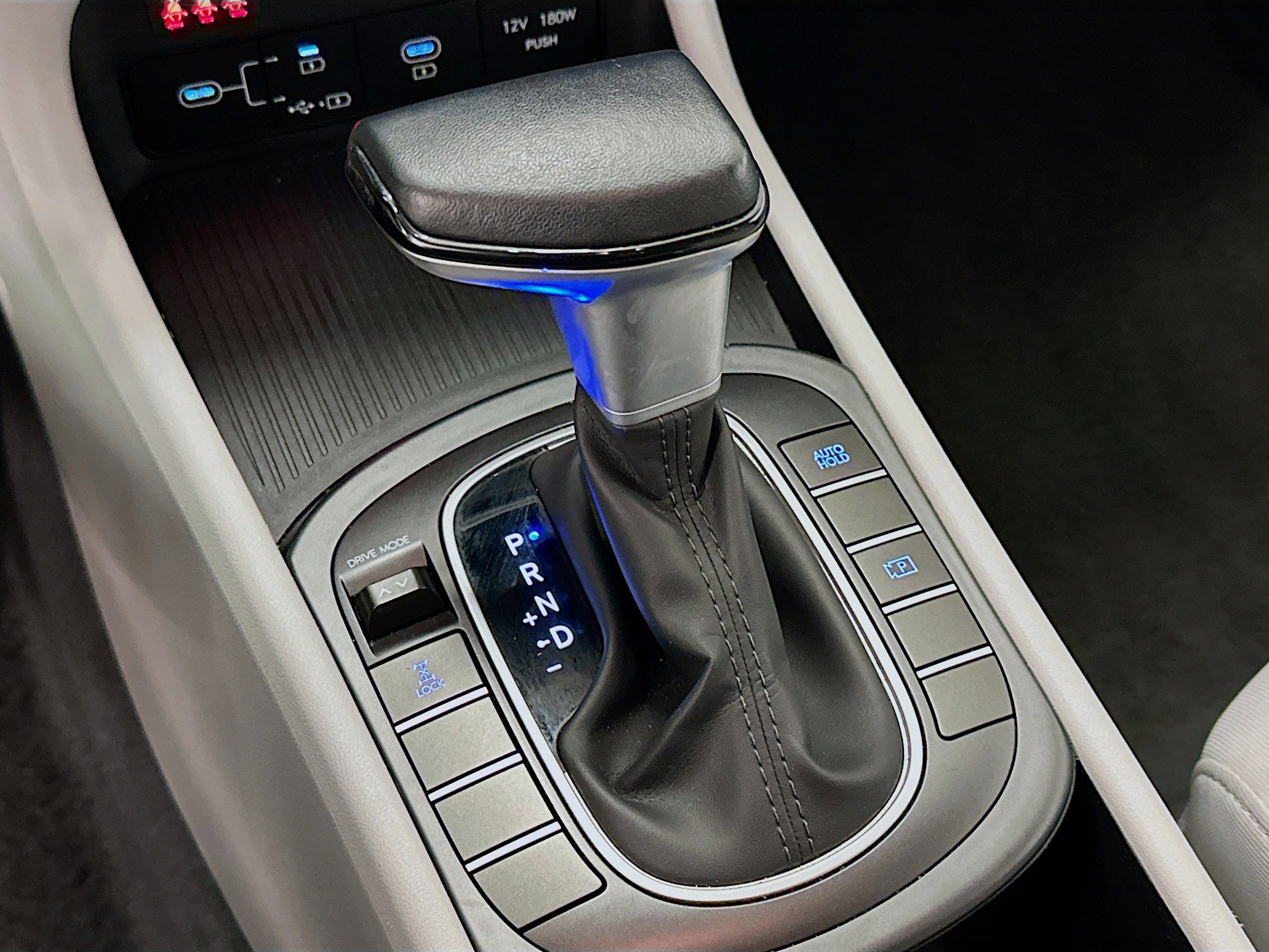 Used 2025 Hyundai Kona SEL image 24