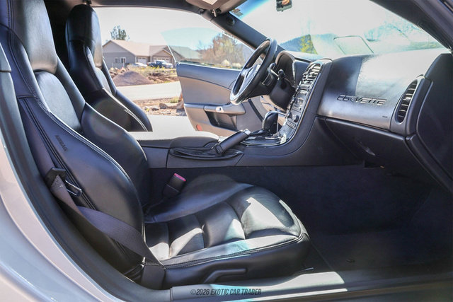 Used 2010 Chevrolet Corvette Coupe w/ 1LT image 26